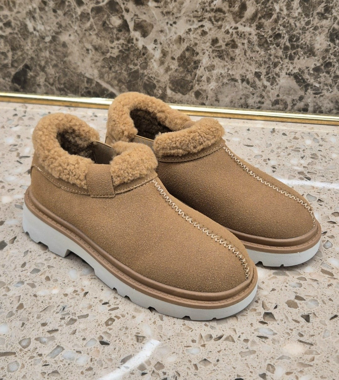 ,женская зимняя ,меховая ,зимняя ,замшевые ботинки