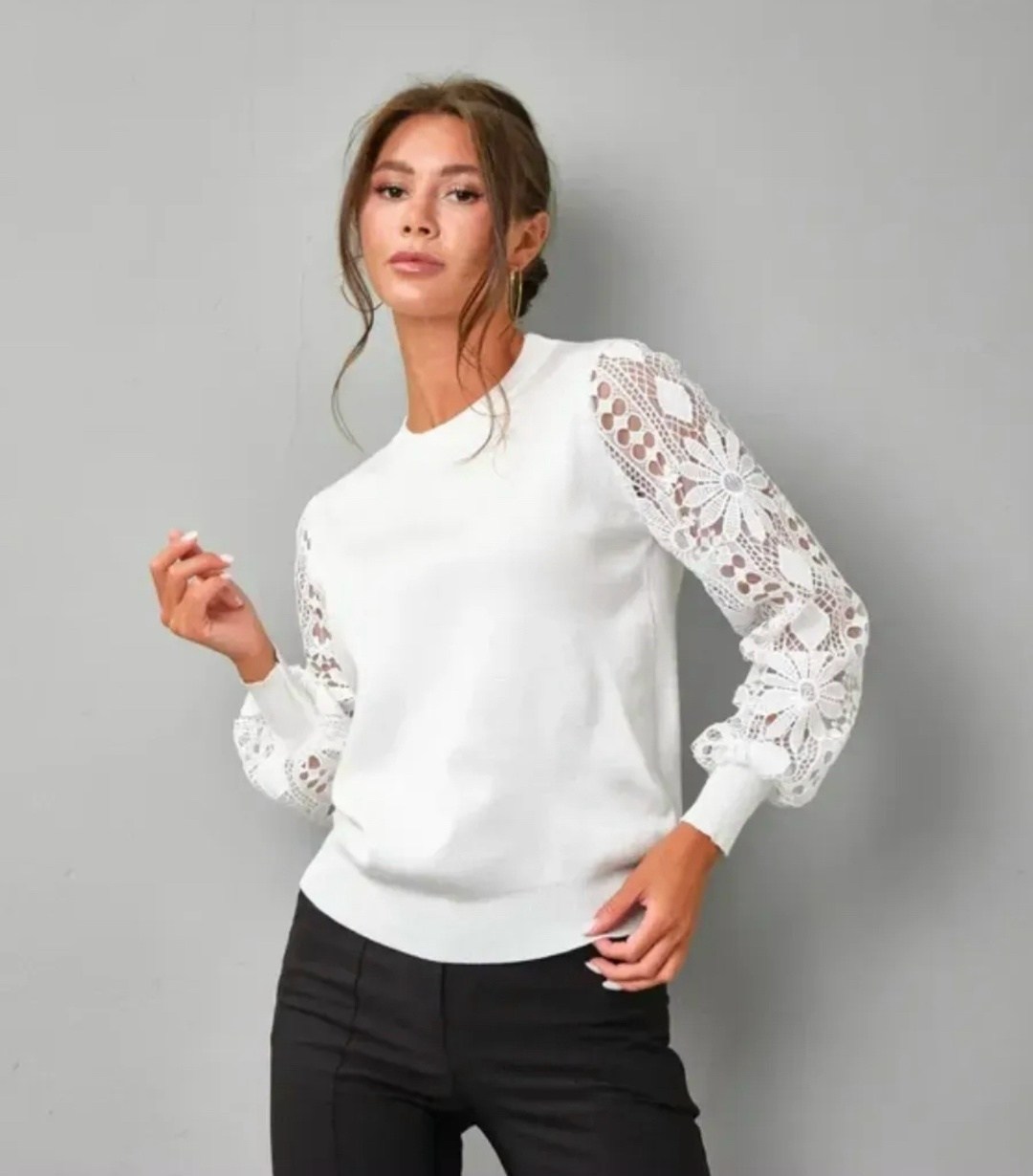 джемпер с кружевом,кофта с кружевами,джемпер бежевый,джемпер с ажурными рукавами,кружевная кофта