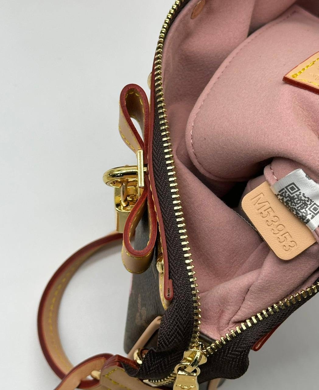 cумка louis vuitton,сумка женская louis vuitton,сумка луи виттон,louis vuitton сумка на плечо,винтажная луи виттон мураками сумка сакура