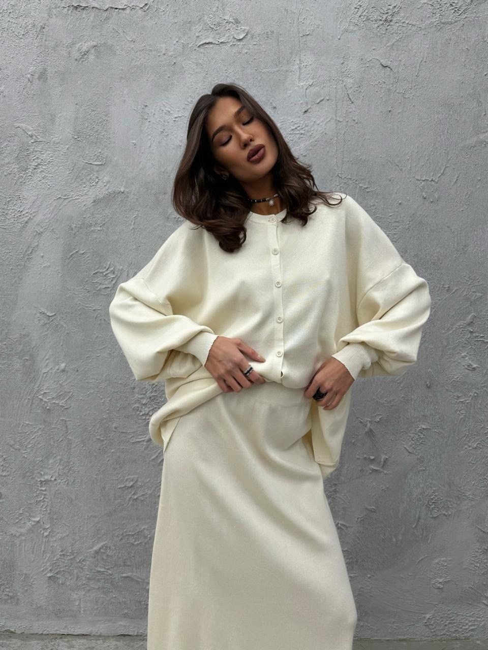 бежевый свитшот,бежевый джемпер,трикотажные костюмы,стильные костюмы,элегантный костюм