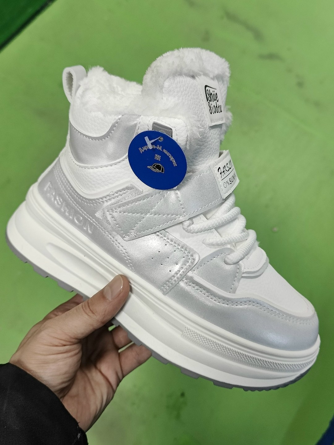 кроссовки женскиe,,зимние женские кроссовки,зимние кроссовки,теплые кроссовки