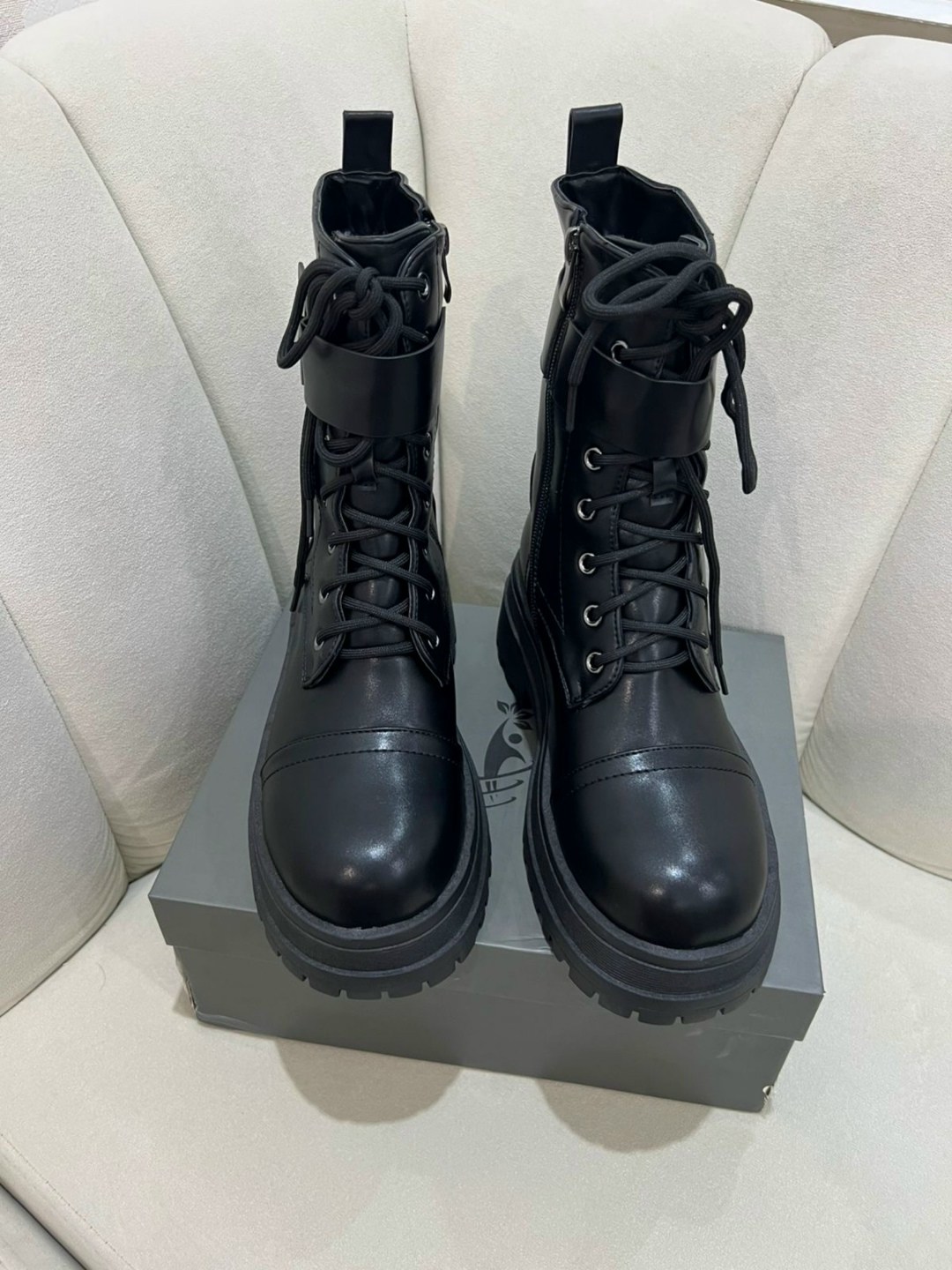 ,ботинки женские,демисезонная ,черные ботинки,ботинка