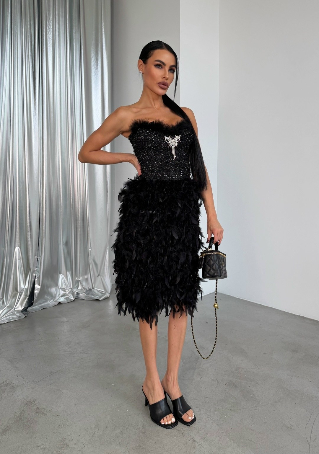 вечернее платье с перьями,черное платье с перьями,платье с перьями,платье с перьями женское,платье стильное