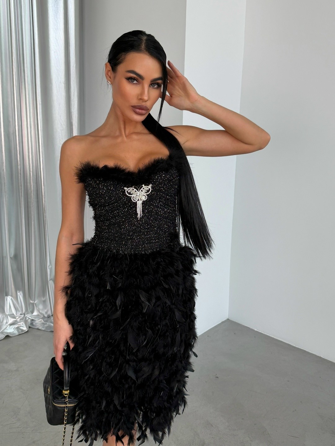 вечернее платье с перьями,черное платье с перьями,платье с перьями,платье с перьями женское,платье стильное