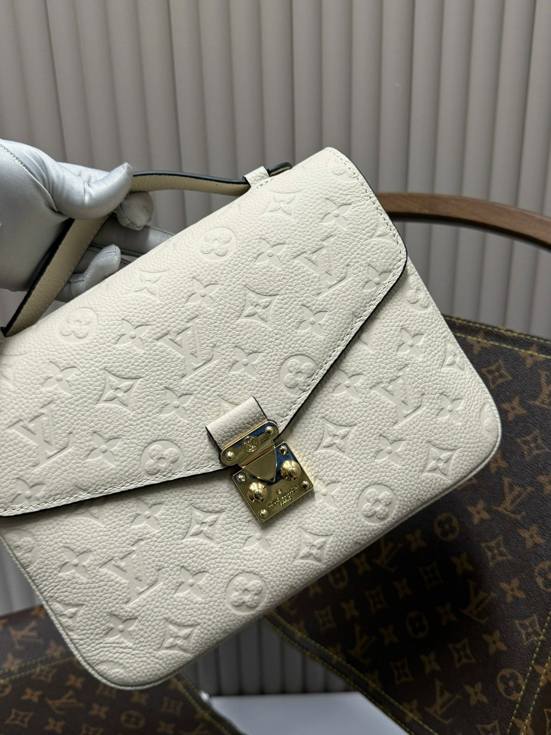 сумка женская louis vuitton,сумкa louis vuitton,луи виттон сумка,белая сумка луи виттон,сумка брендовая женская