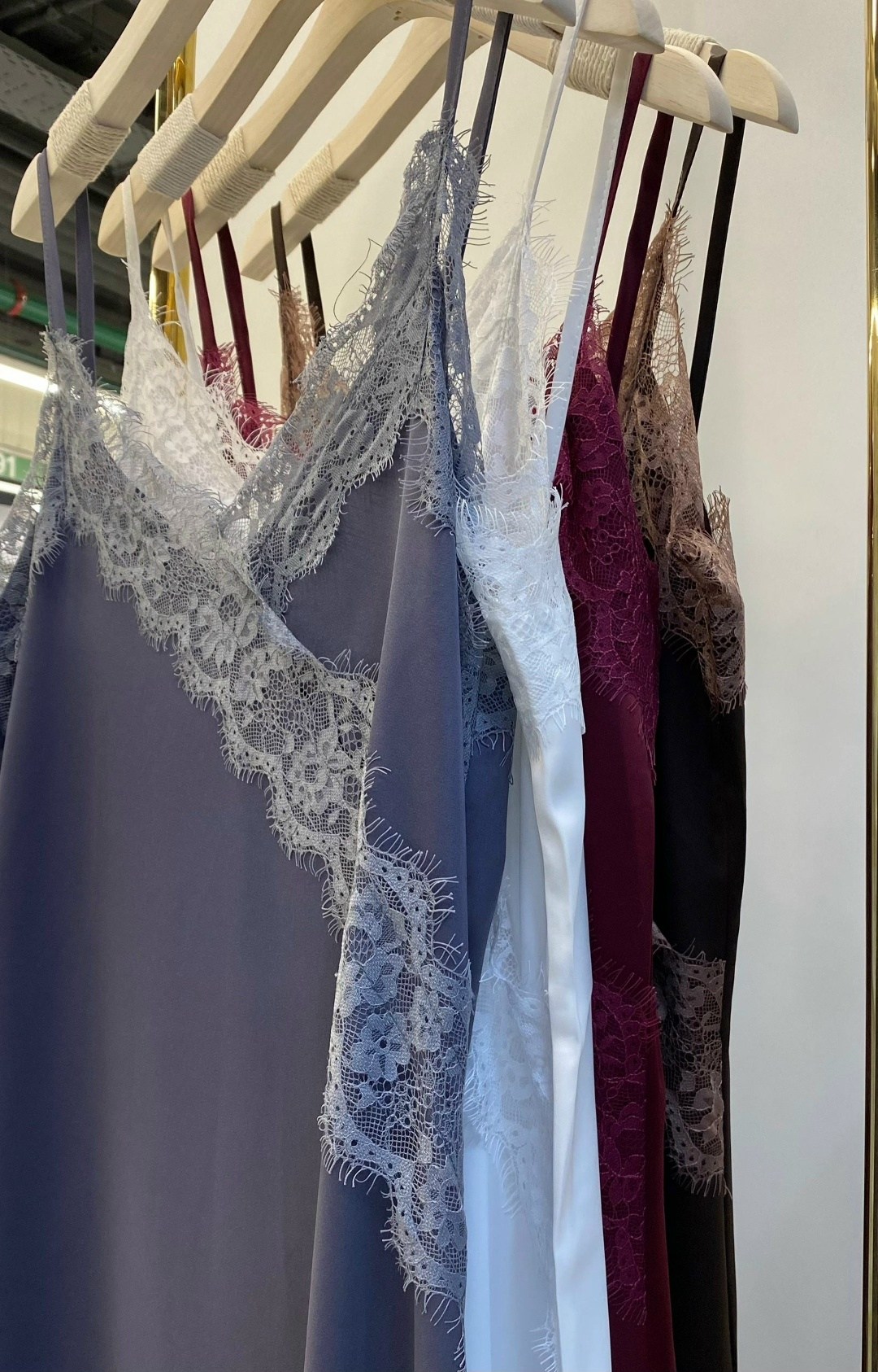 топ с кружевом,сорочка с кружевом,шелковое платье комбинация,пеньюар с кружевом,ночная сорочка