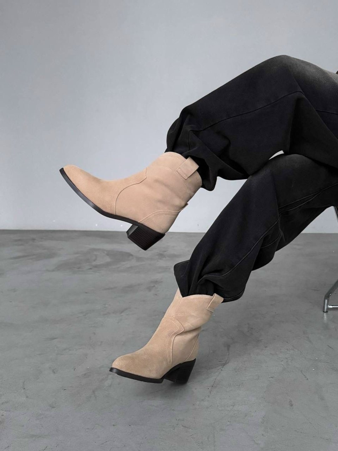 замшевые ботильоны,замшевые казаки, женская,казаки замшевые эконика,ботинки замшевые