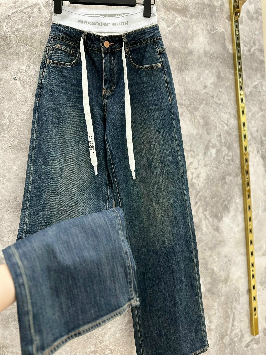 женские джинсы,джинсы модные,широкие джинсы,стильные джинсы,брюки джинсы