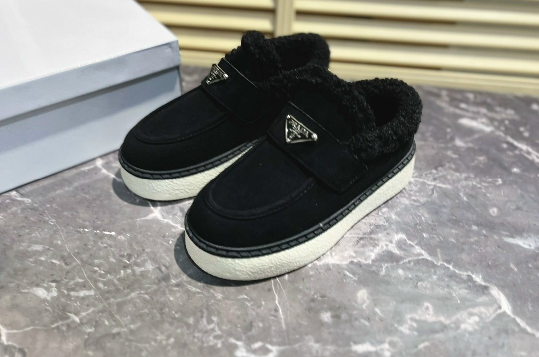 ,лоферы prada,женская ,лоферы с мехам,лоферы на меху