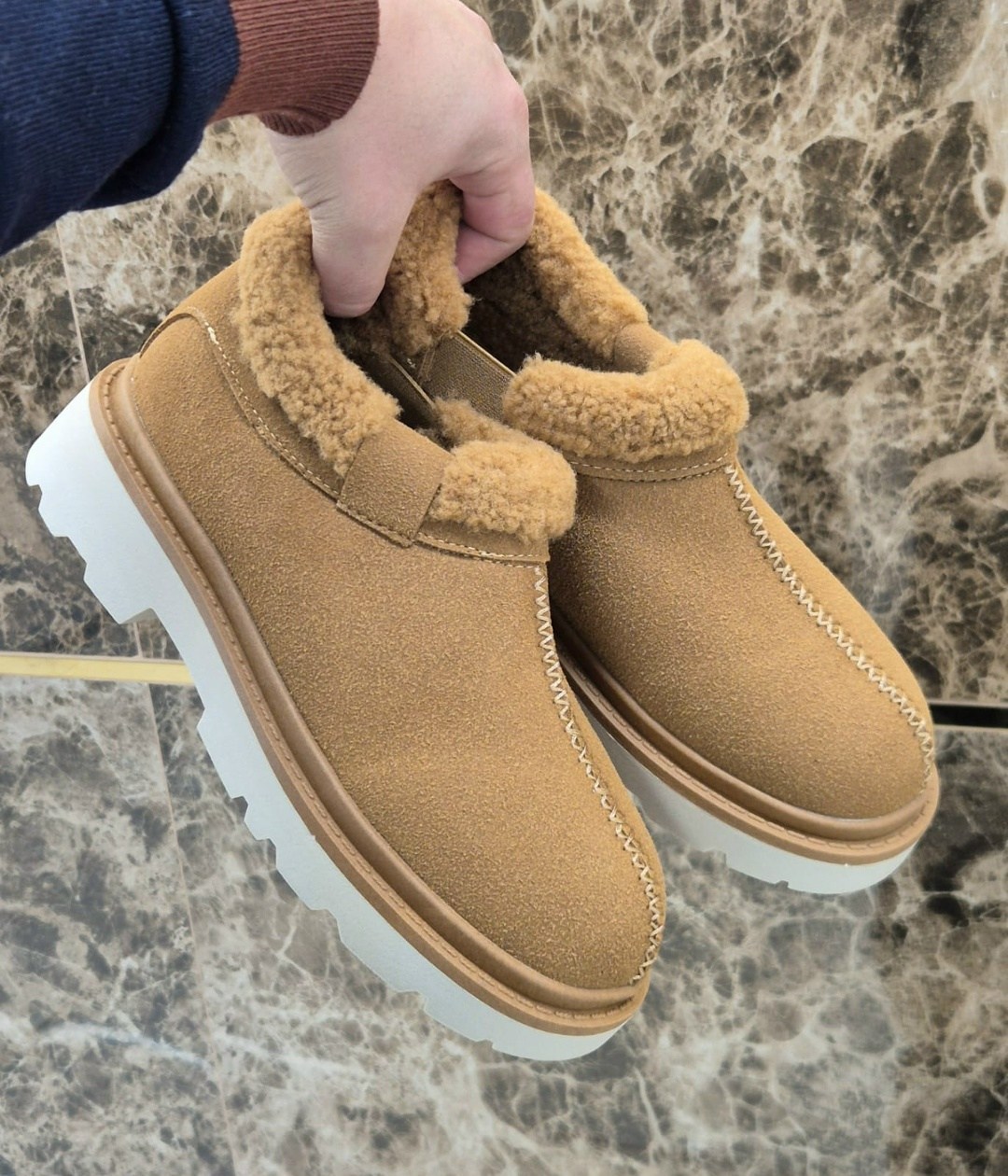 ,женская зимняя ,меховая ,зимняя ,замшевые ботинки