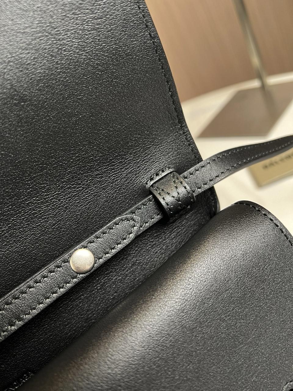 сумка balenciaga,сумка женская balenciaga,черная женская кожаная сумка balenciaga,balenciaga сумка на плечо,balenciaga balenciaga