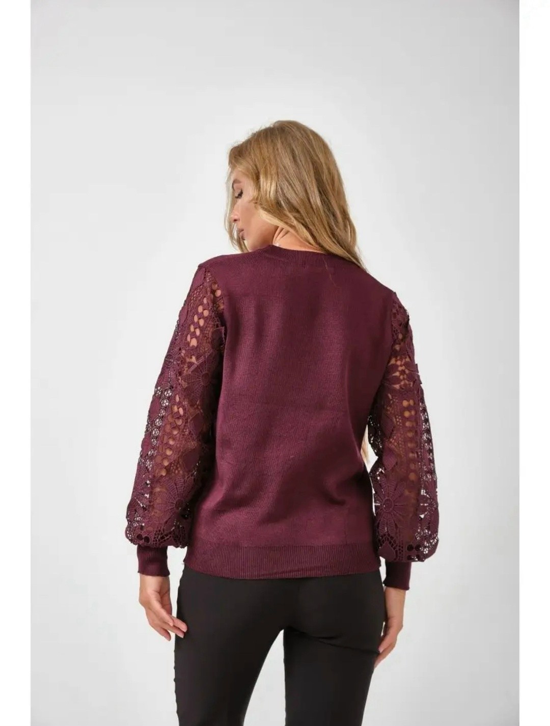 джемпер с кружевом,кофта с кружевами,джемпер бежевый,джемпер с ажурными рукавами,кружевная кофта