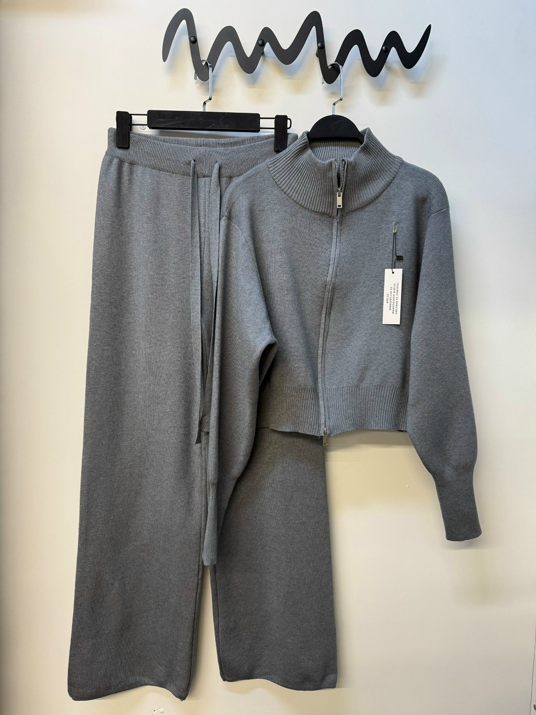 костюм двойка кашемир,трикотажные костюмы,костюм повседневный,женские костюмы спортивные