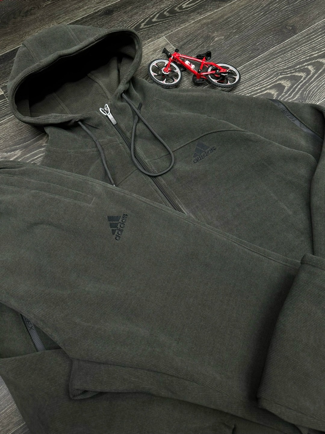 костюм на флисе,флисовые костюмы,костюм на флисе мужской,спортивные костюмы на флисе,спортивные костюм