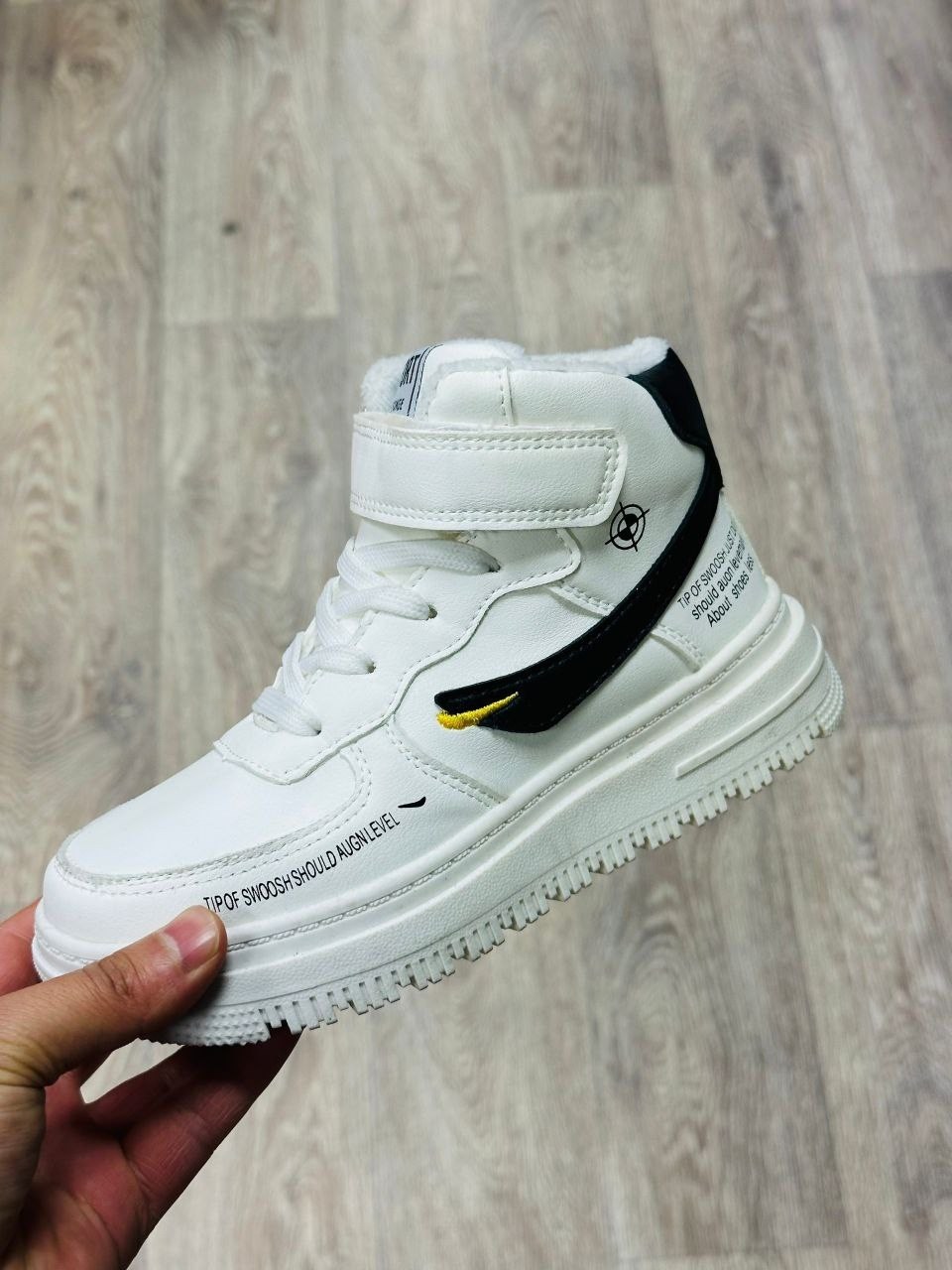 ,детские кроссовки,детская ,футбольная ,спортивный