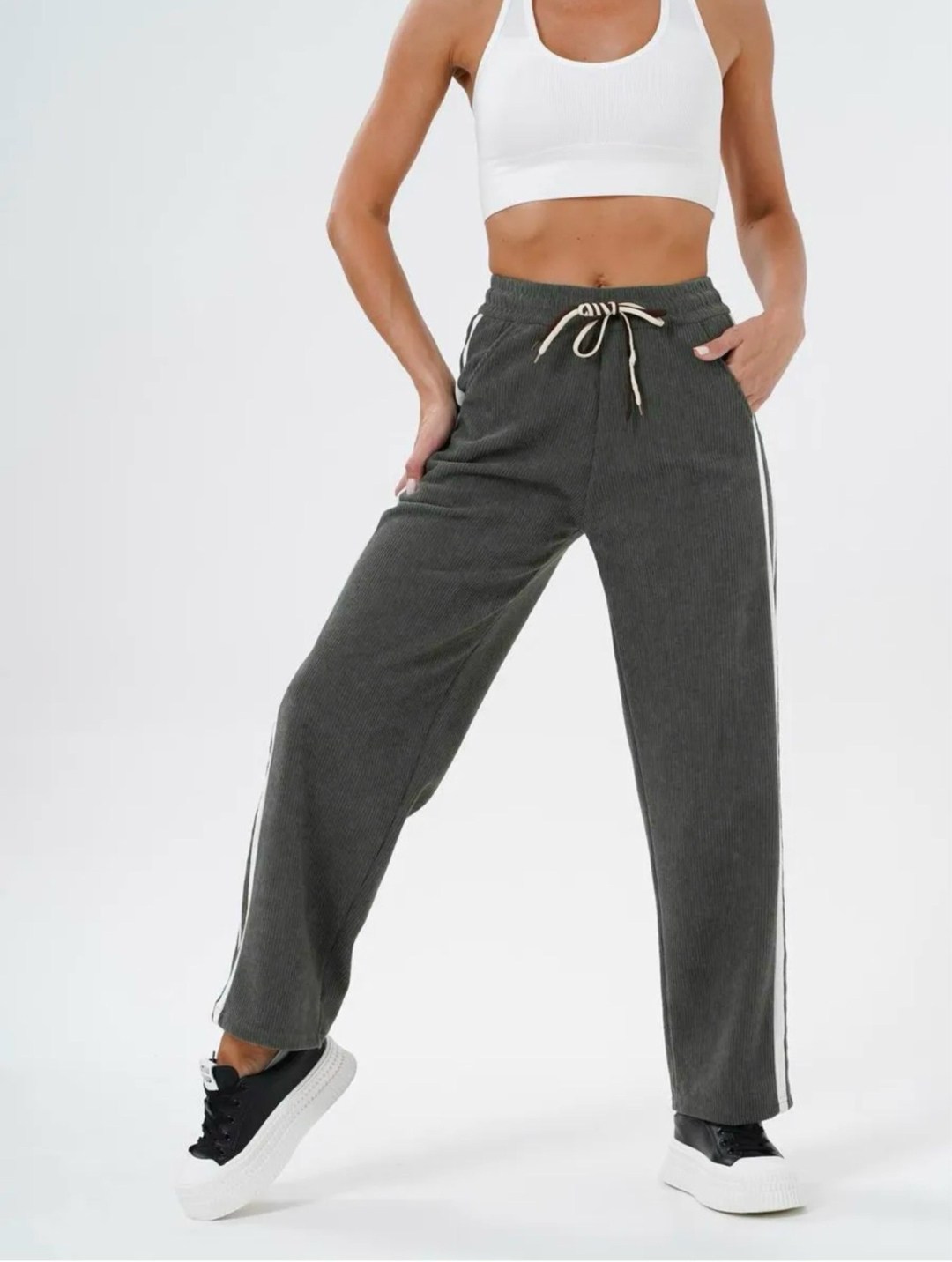 серые спортивные штаны,брюки спортивные женская,женские спортивные штаны,брюки спортивные,штаны спортивные