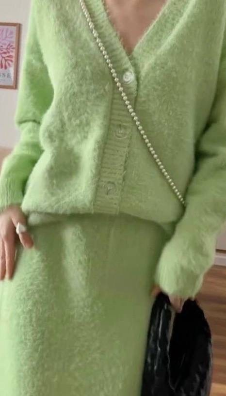вязаные платья,вязаные кардиганы,вязаный костюм с юбкой,кашемировый кардиган,вязаные костюмы