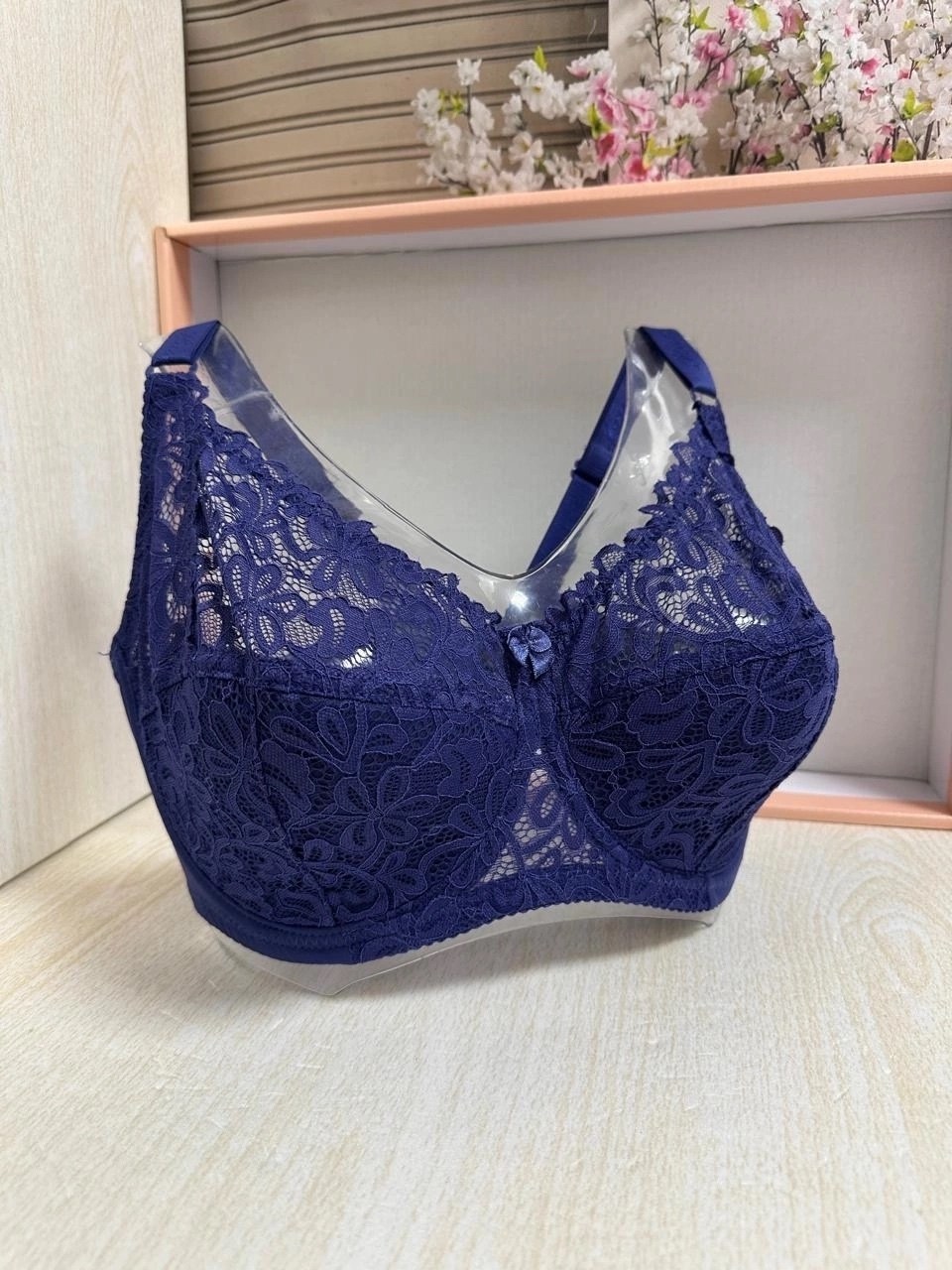 женские бюстгальтеры,бюстгальтер,бюстгальтер кружевное,бюстгальтер с кружевами,бюстгальтер комплект