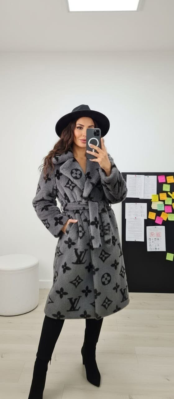 louis vuitton monogram,плед со звездами,плед луи виттон,меховое пальто,луи виттон флисовый плед