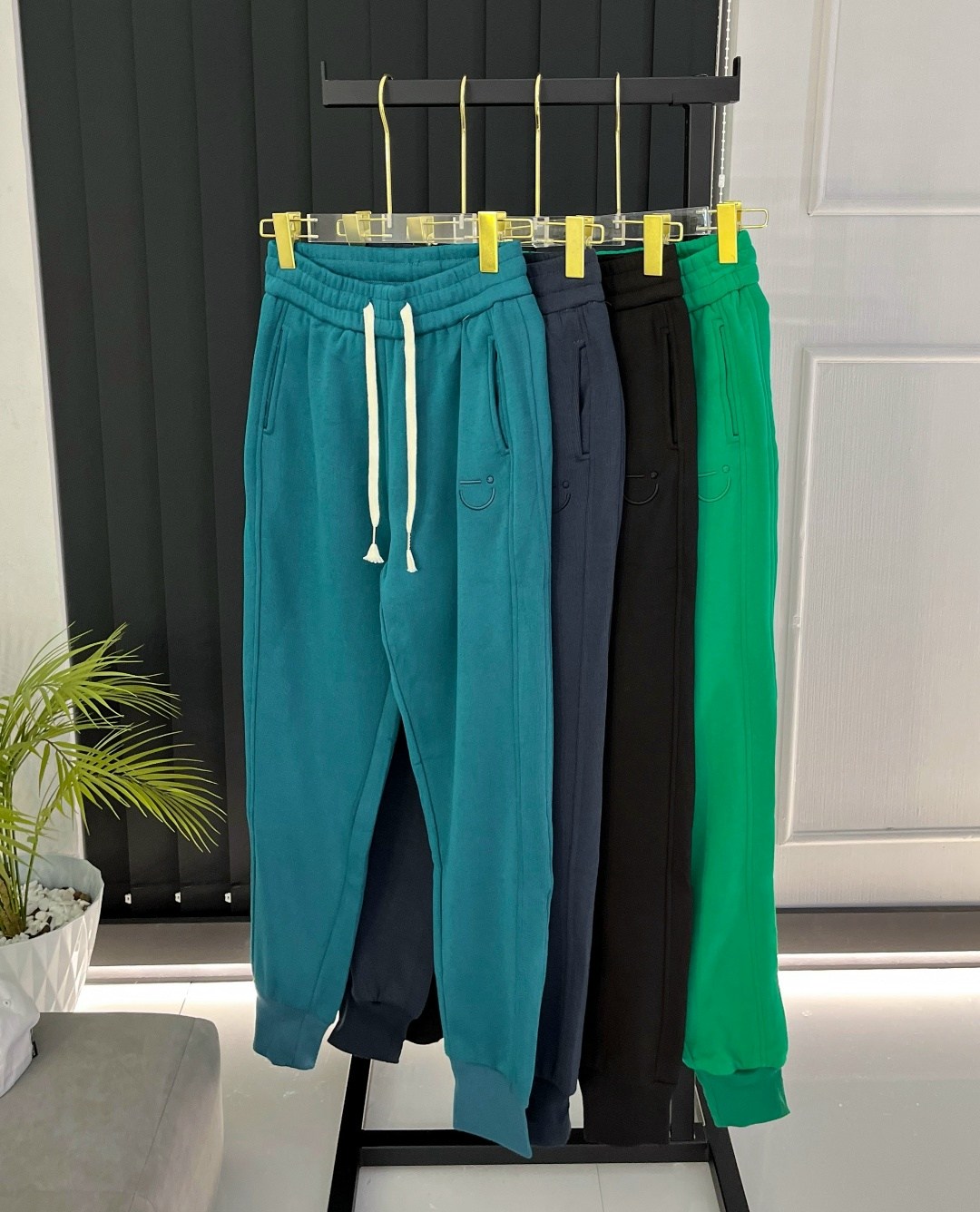 брюки джоггеры,спортивные брюки джоггеры,спортивные брюки,спортивные штаны,брюки спортивные женская