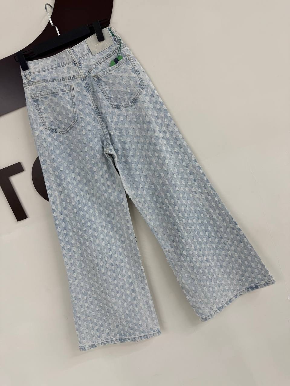 женские джинсы,джинсовые брюки,джинсы модные,широкие джинсы,брюки джинсы