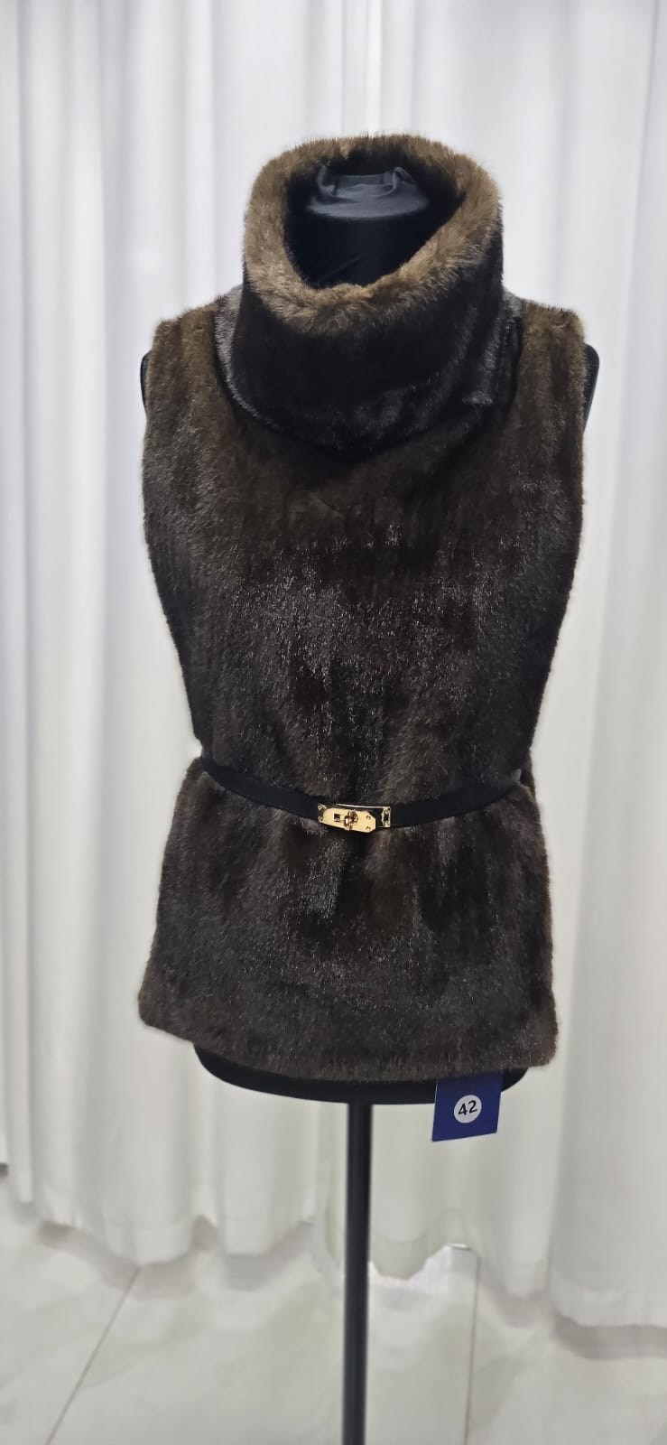 манишка норковая,меховая жилет,манишка из меха норки,норковая жилетка,меховая жилетка