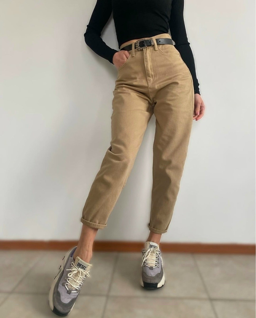 брюки джинсы,женские джинсы,джинсы мом,женские джинсы и брюки,джинсы бежевые