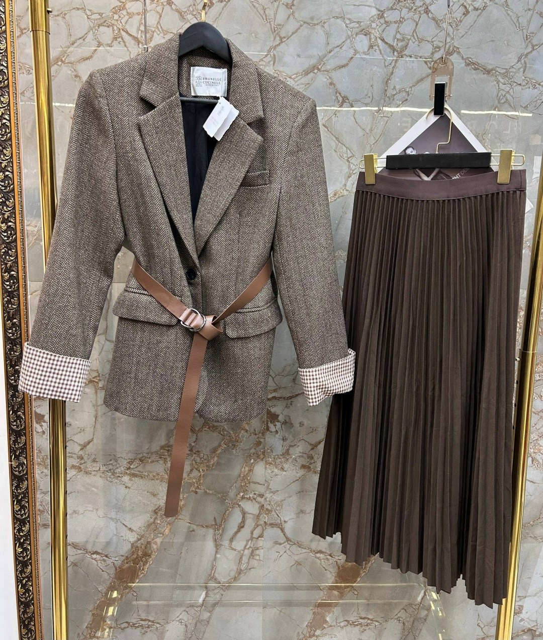 женские костюмы с юбкой,жакет и юбка,стильные костюмы,костюм юбка и пиджак,твидовый жакет и юбка плиссе