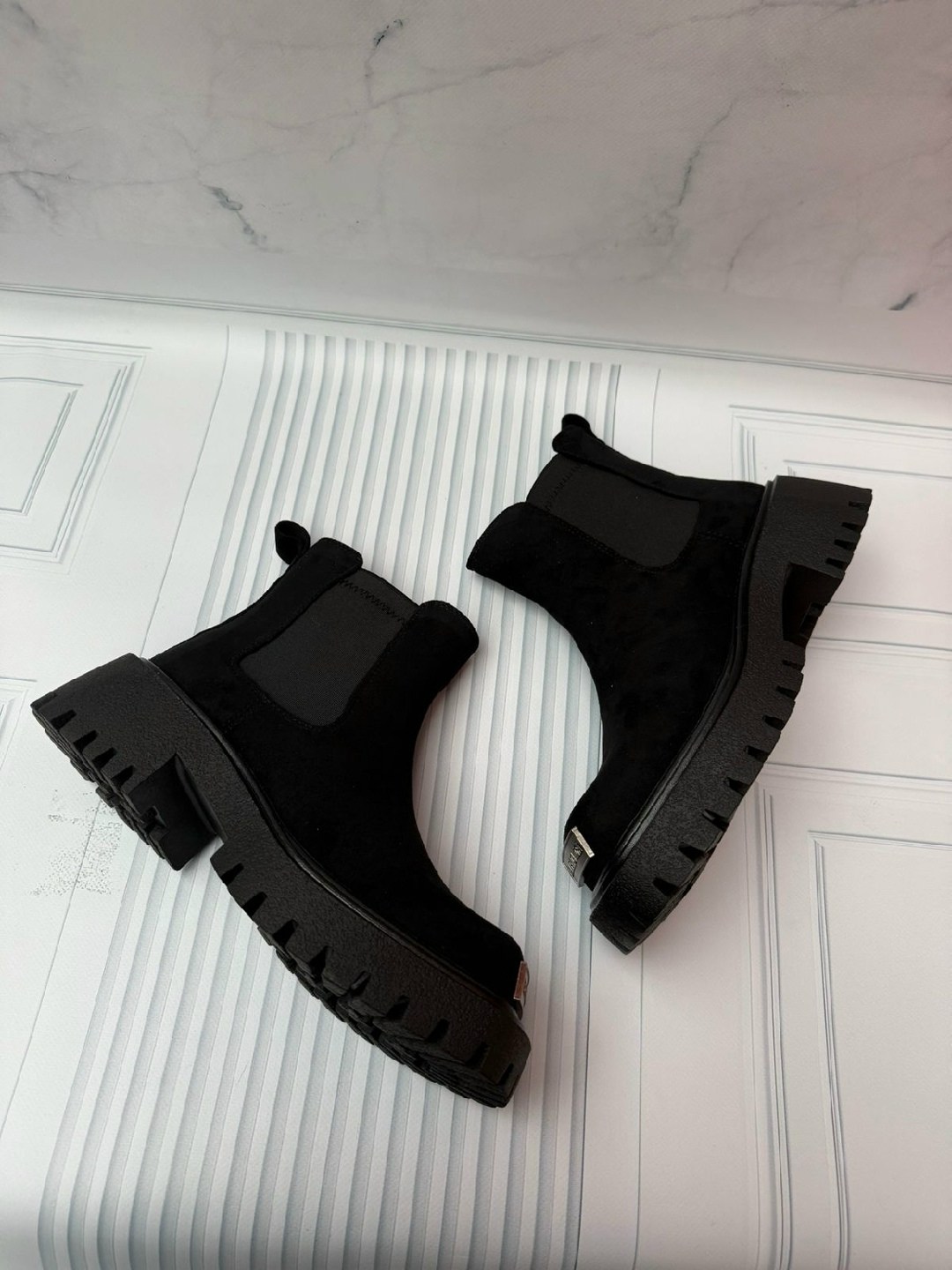 ботинки balenciaga,ботинки balenciaga tractor,ботинки зимние челси замшевые,модные женские ботинки,