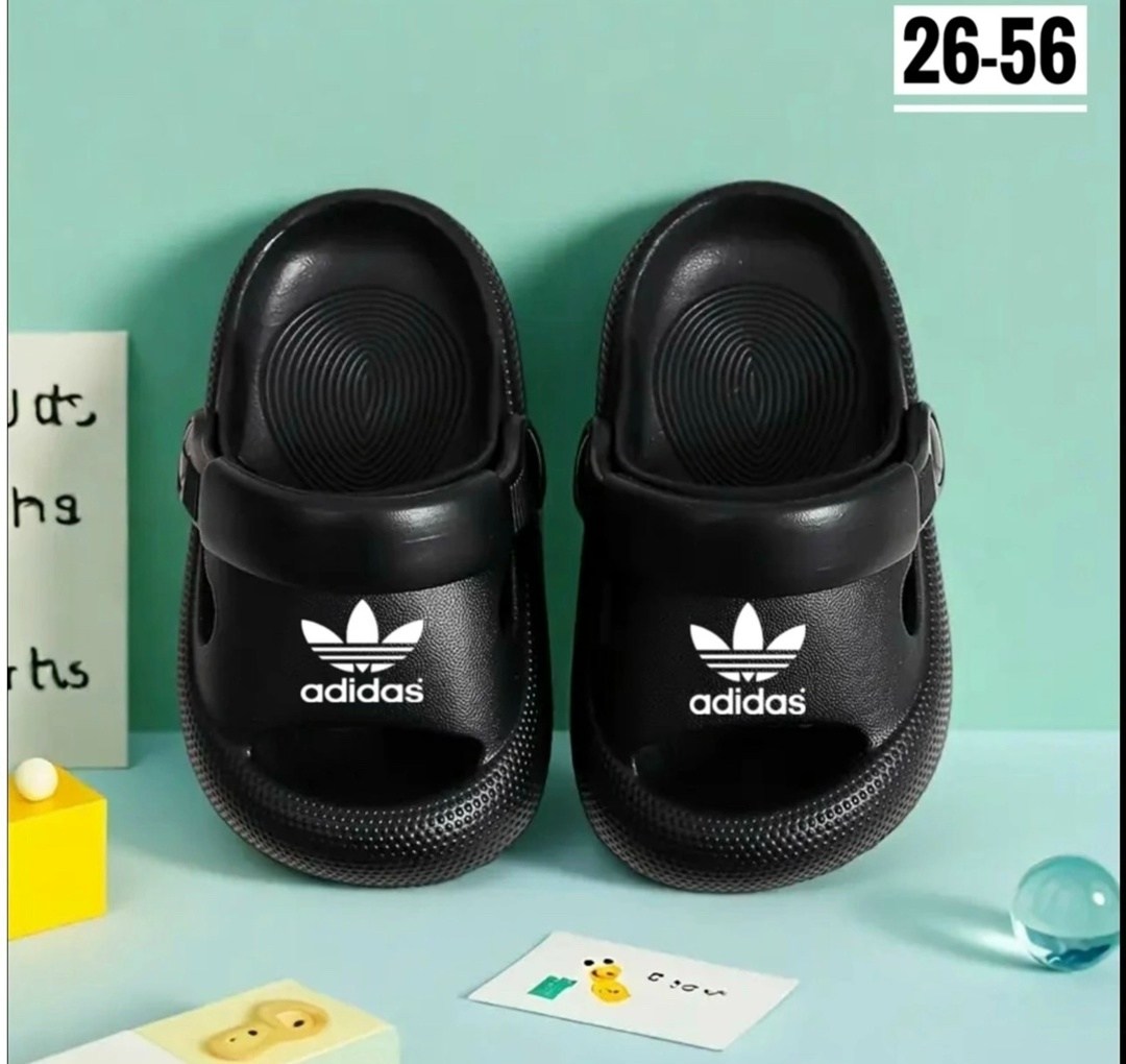 летние шлепанцы,,шлепки адидас,кроксы адидас,модели обуви