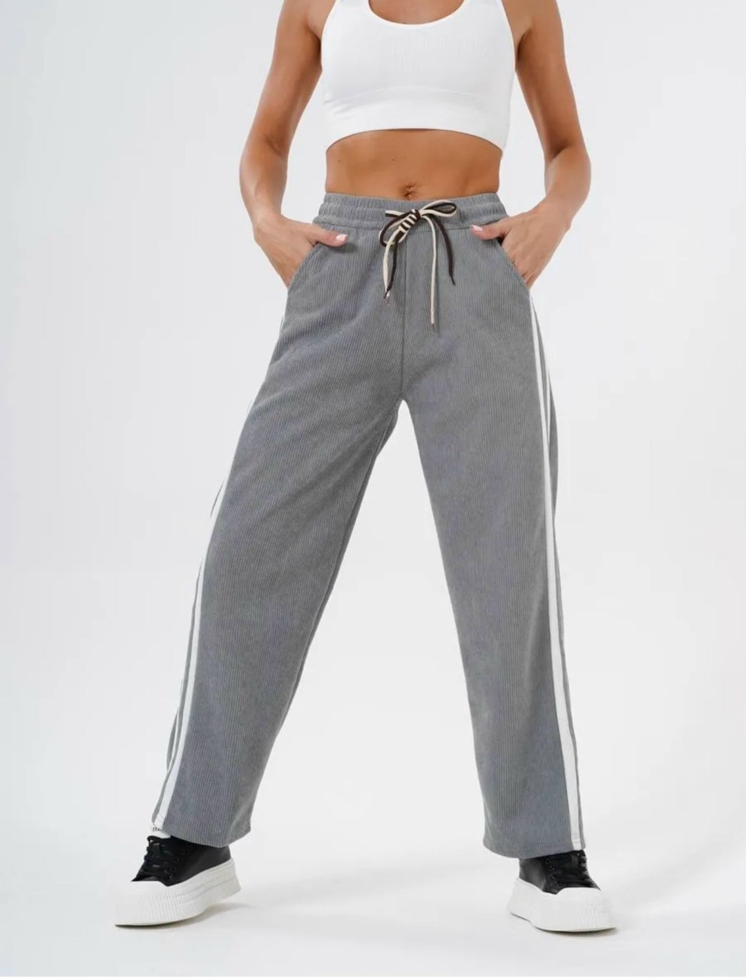 серые спортивные штаны,брюки спортивные женская,женские спортивные штаны,брюки спортивные,штаны спортивные