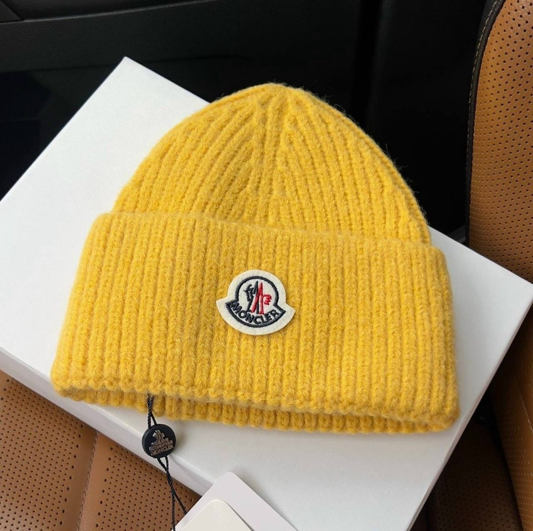 шапка moncler,красная шапка монклер,шапка moncler бини,шапка бини,шапка монклер