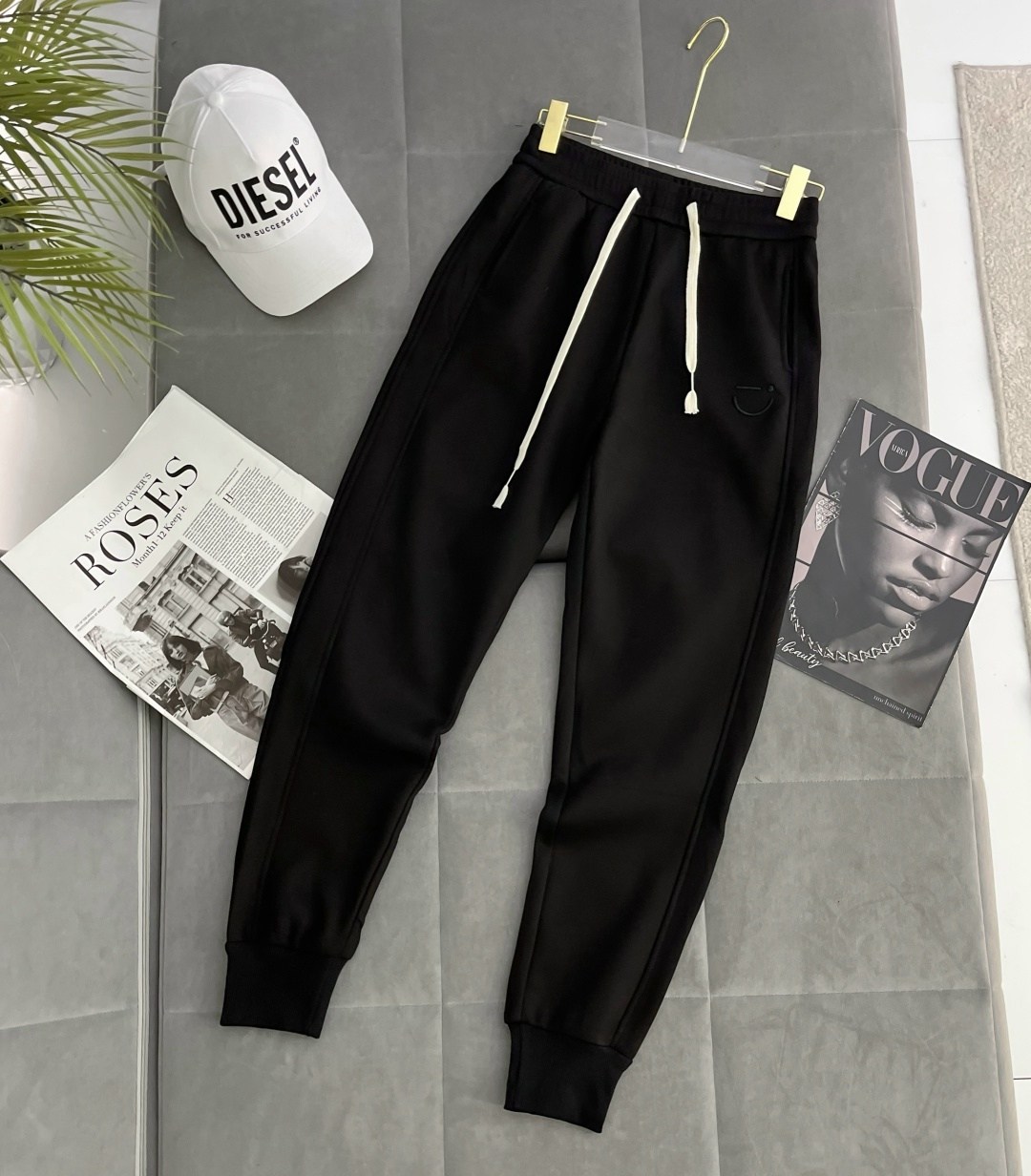 брюки джоггеры,спортивные брюки джоггеры,спортивные брюки,спортивные штаны,брюки спортивные женская