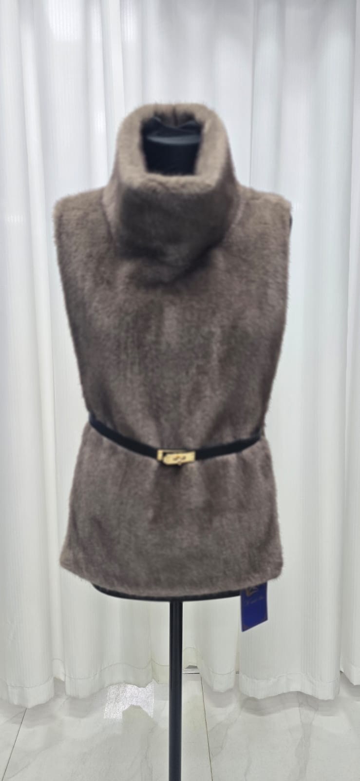 манишка норковая,меховая жилет,манишка из меха норки,норковая жилетка,меховая жилетка