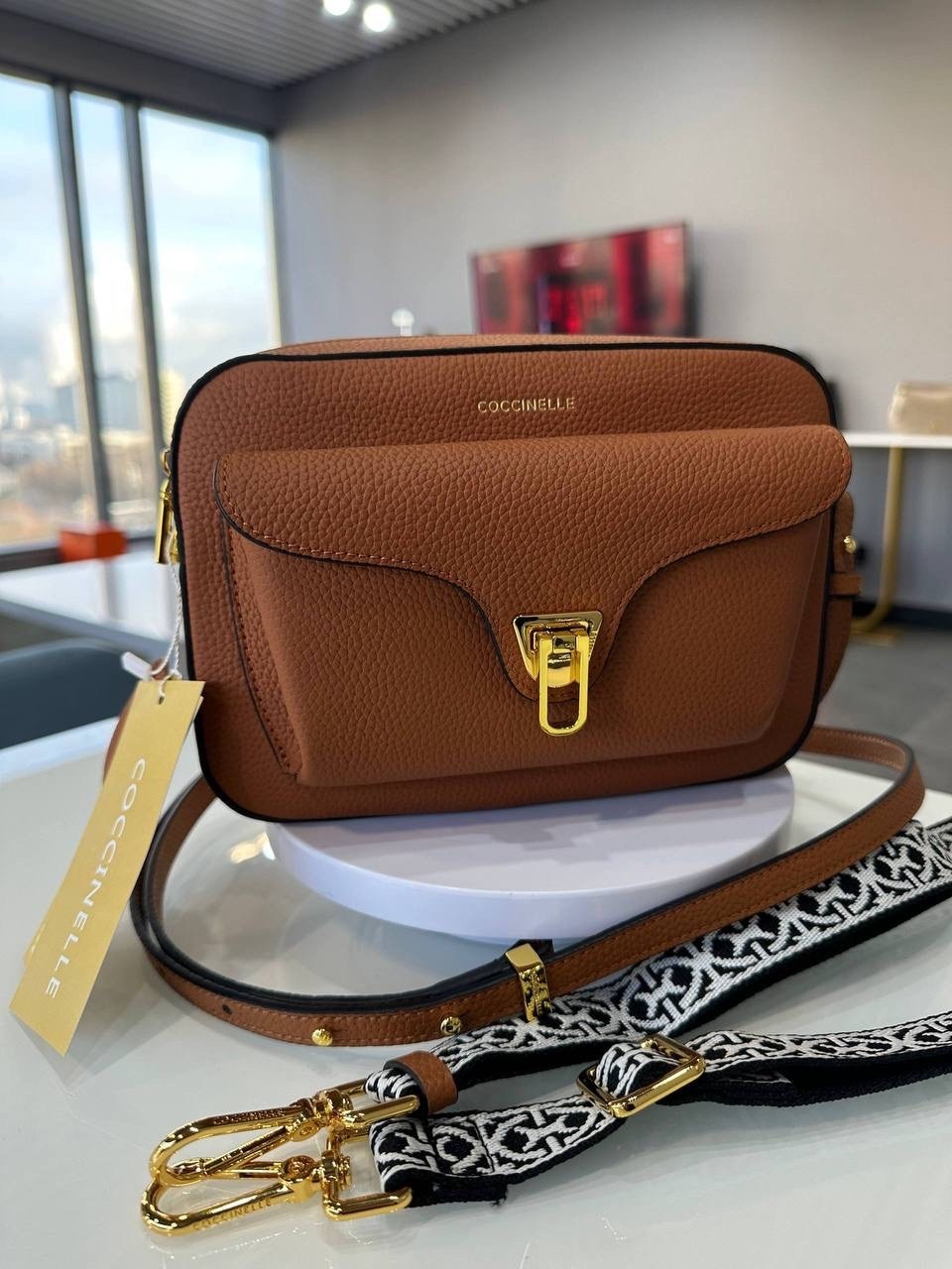 сумка coccinelle,coccinelle beat soft,женская сумка coccinelle,coccinelle сумка на плечо,сумка через плечо coccinelle