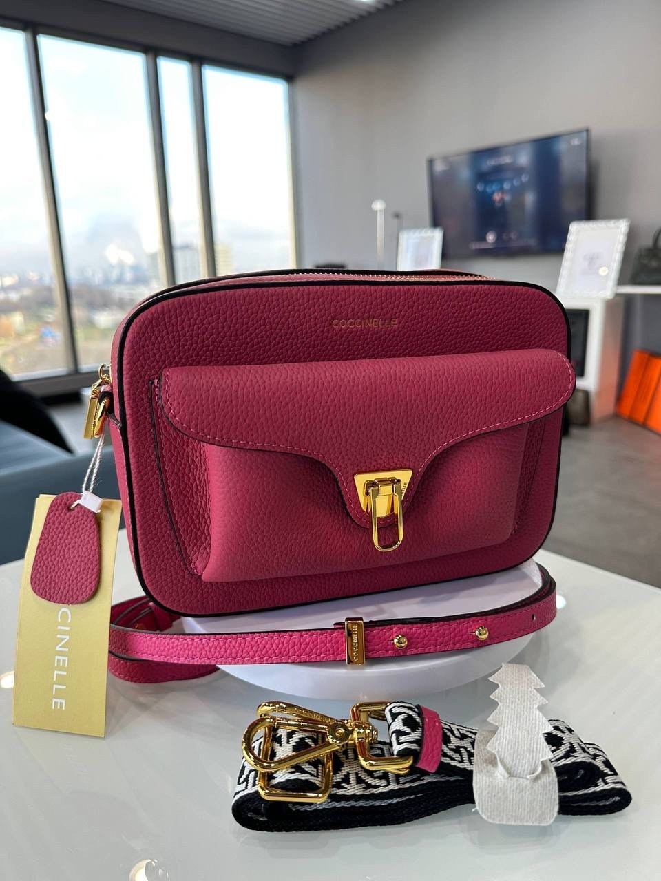 сумка coccinelle,coccinelle beat soft,женская сумка coccinelle,coccinelle сумка на плечо,сумка через плечо coccinelle