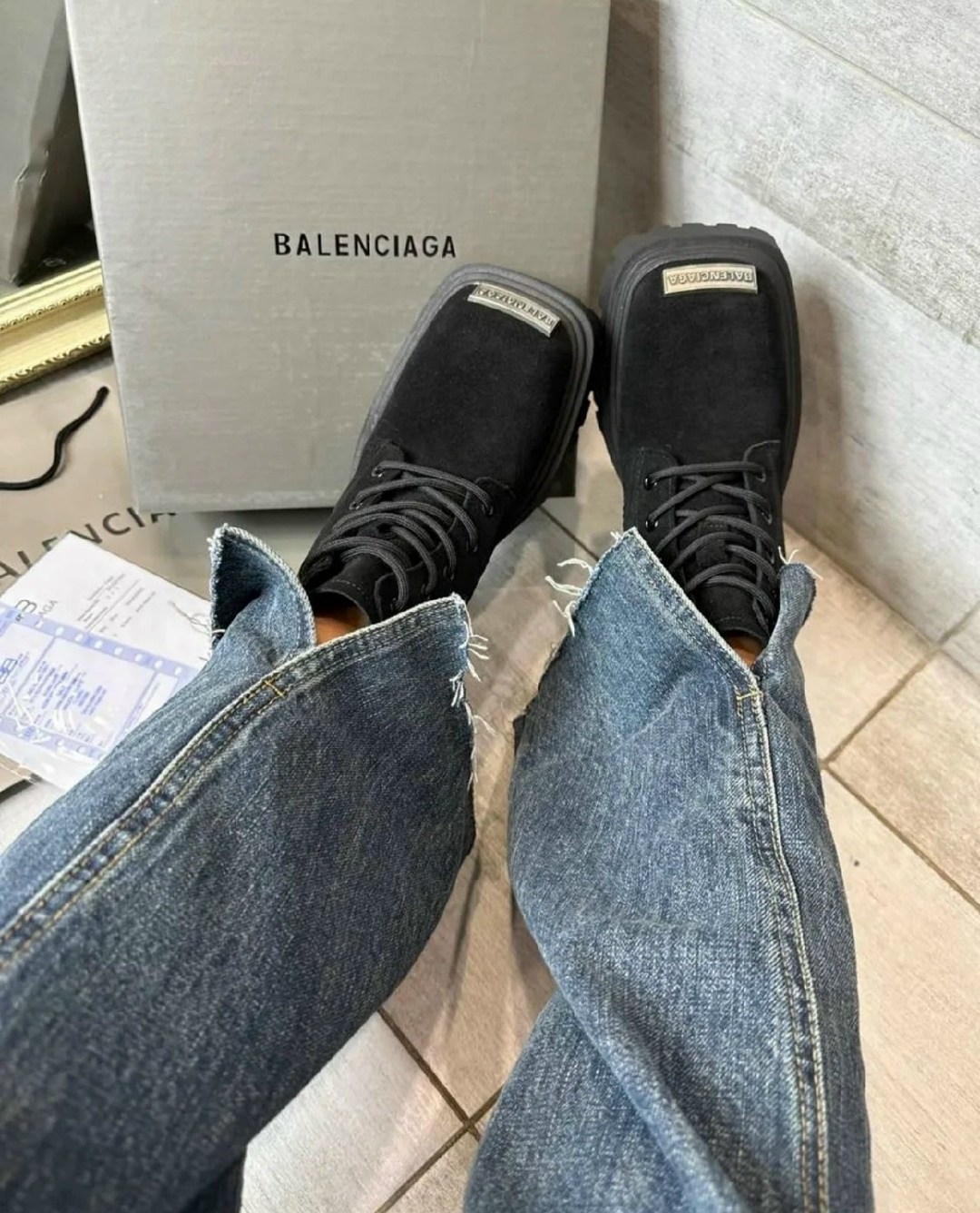 ботинки balenciaga,ботинки balenciaga tractor,ботинки зимние челси замшевые,модные женские ботинки,