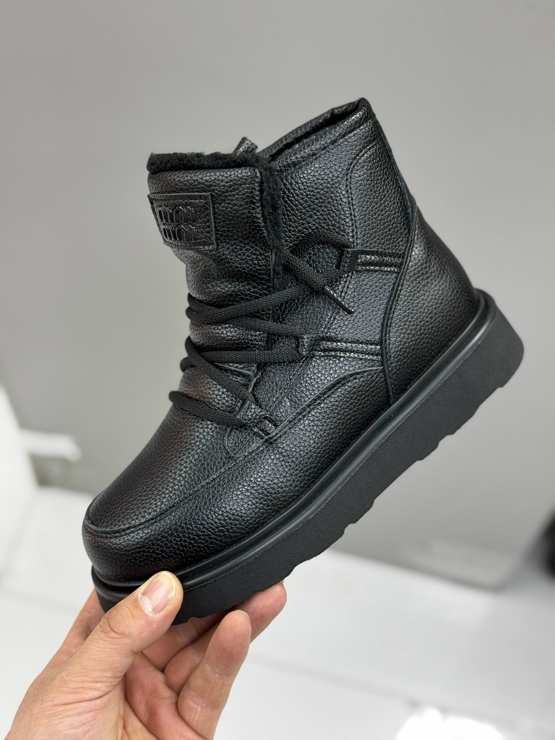 угги женские,зимняя женская ,,зимняя ,женская