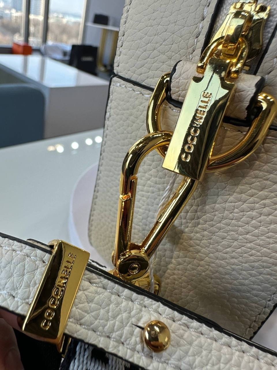 сумка coccinelle,coccinelle beat soft,женская сумка coccinelle,coccinelle сумка на плечо,сумка через плечо coccinelle