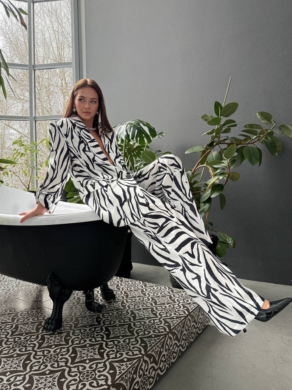 костюм в пижамном стиле,женский костюм в пижамном стиле,костюм с принтом,женские брючные костюмы,костюм с брюками