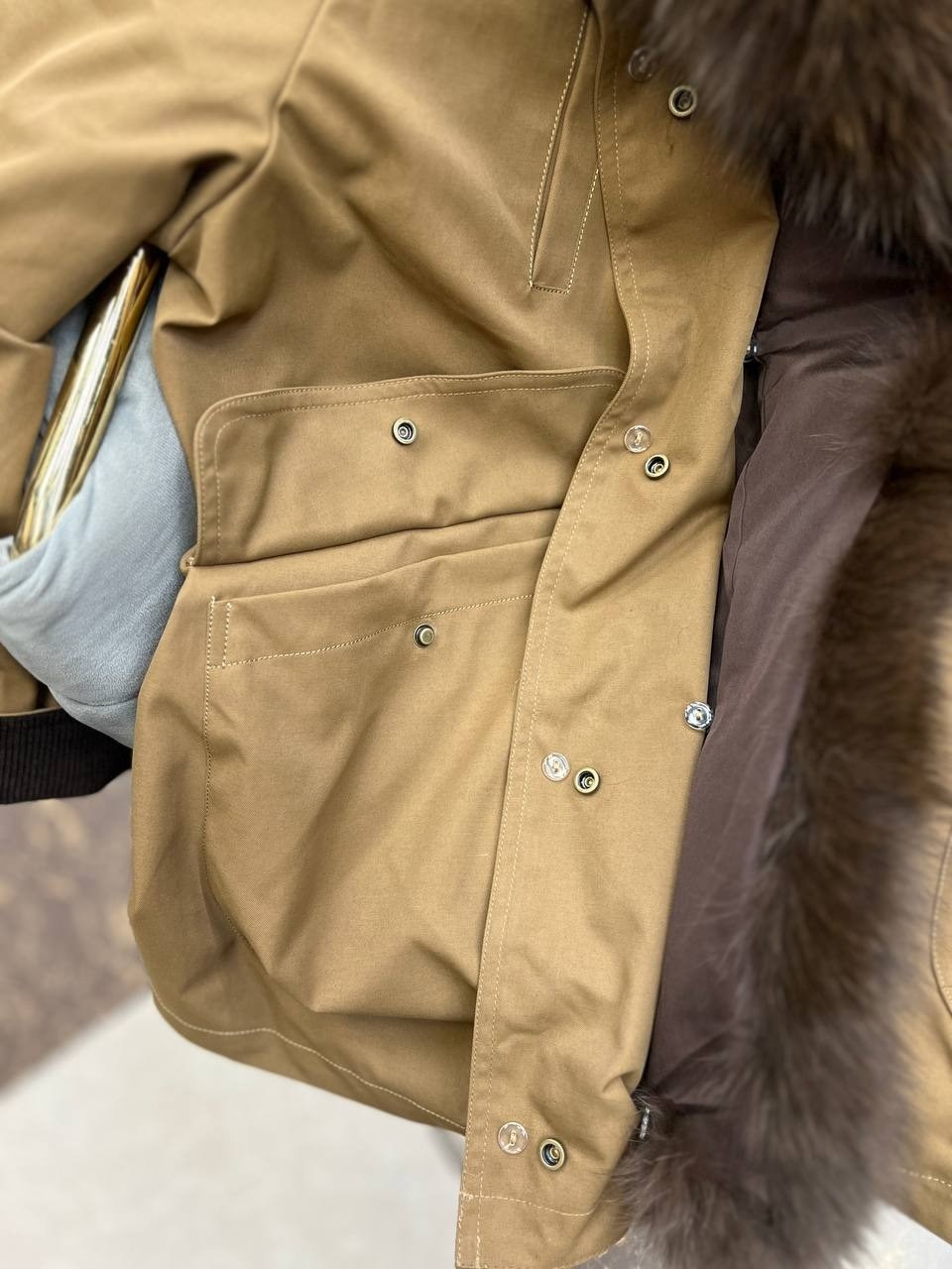 парка с натуральным мехом,парка женская с натуральным мехом,парка с мехом,зеленая парка с мехом,парка с меховым