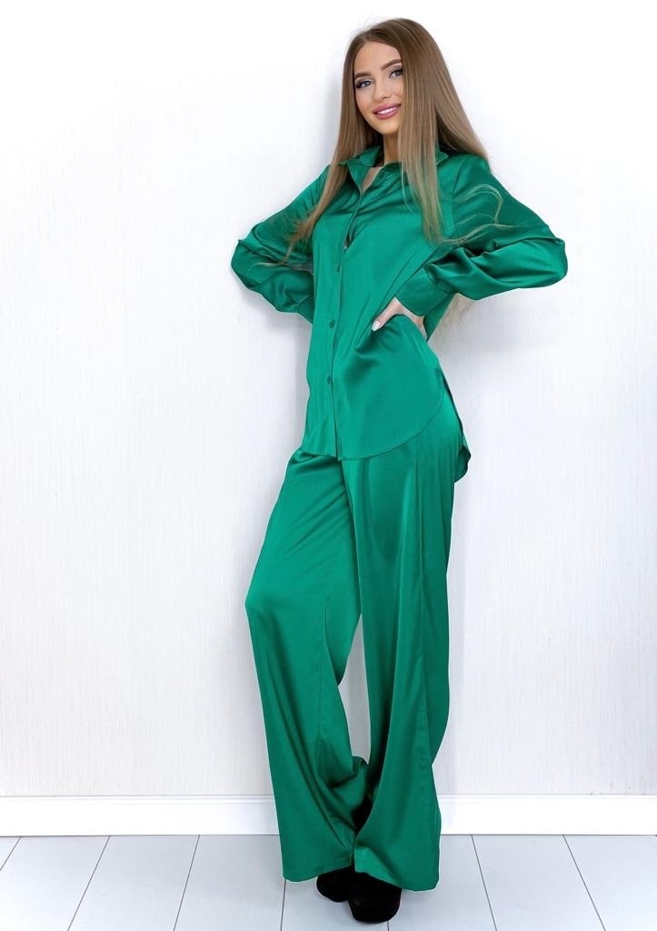 брючный костюм в пижамном стиле,шелковый костюм двойка,шелковый костюм,костюм в пижамном стиле,брючный костюм цвета фуксии