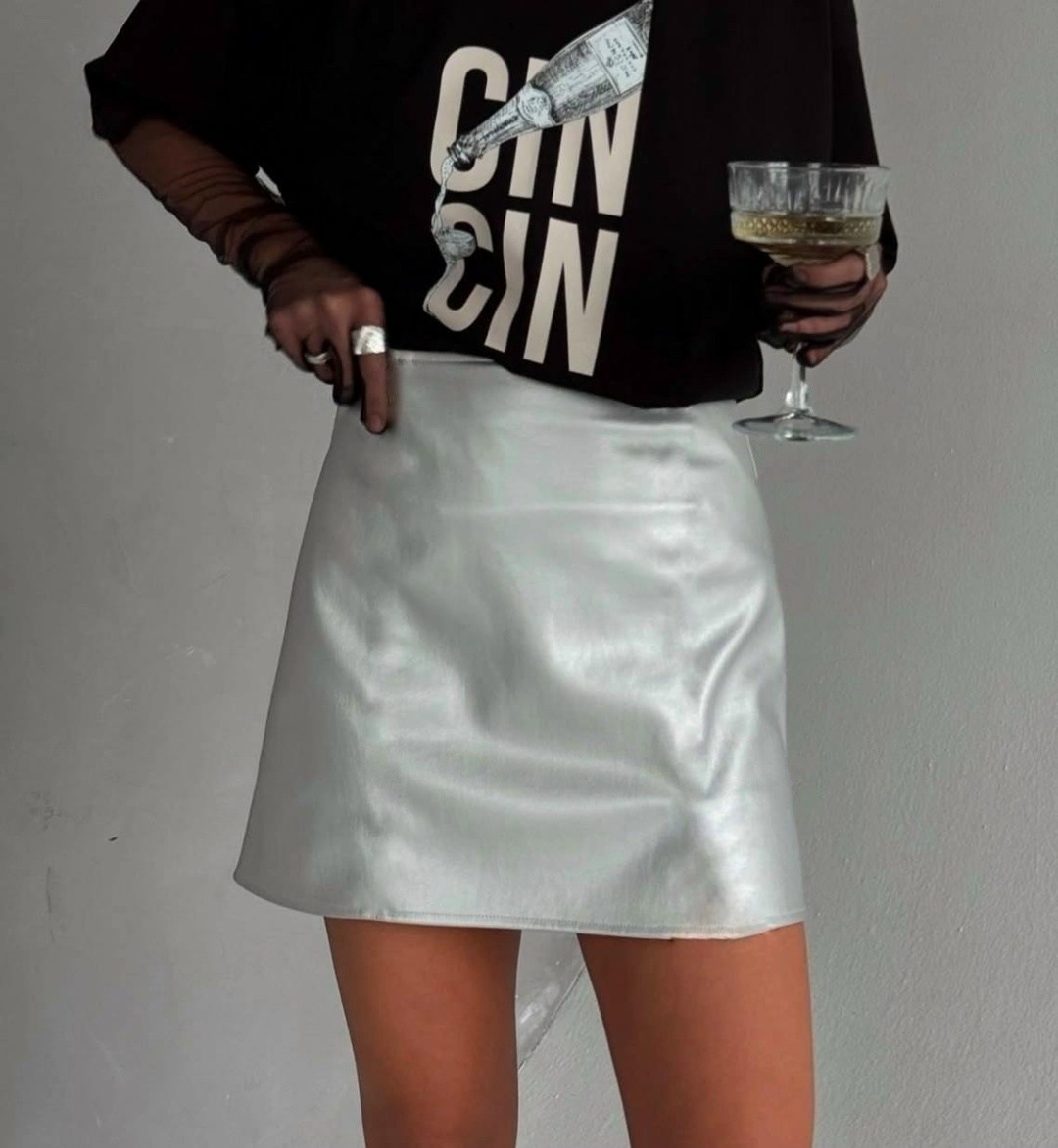 юбка металлик из экокожи,юбка женская атласная,юбка с вырезом,атласная юбка