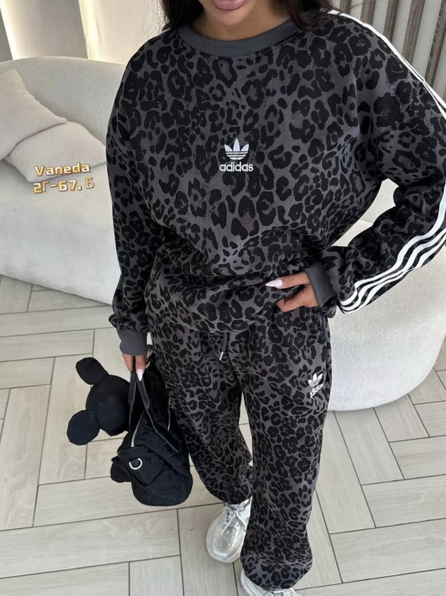 спортивный костюм женский adidas,спортивные костюмы женские,спортивные костюм,костюм двойка женская,женские костюмы