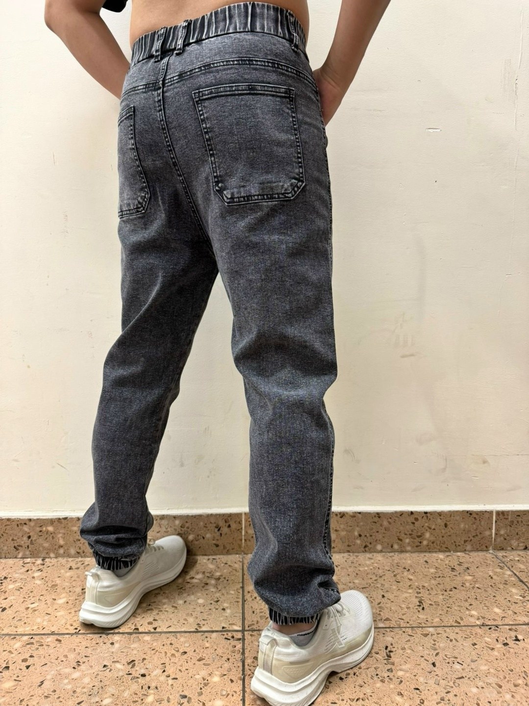 джинсы джоггеры,джинсы джоггеры на резинке,джинсы джоггеры на резинке зауженные,джинсы мужской,джинсы широкие