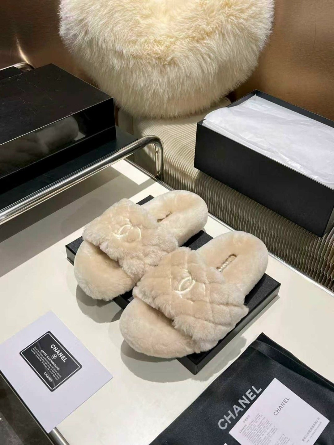 меховые тапочки,тапочки chanel,тапочки модные,домашние тапочки женские,модные тапки с мехом женские