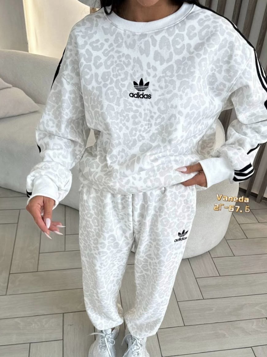 спортивный костюм женский adidas,спортивные костюмы женские,спортивные костюм,костюм двойка женская,женские костюмы