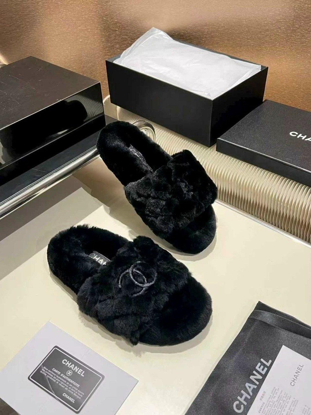 меховые тапочки,тапочки chanel,тапочки модные,домашние тапочки женские,модные тапки с мехом женские