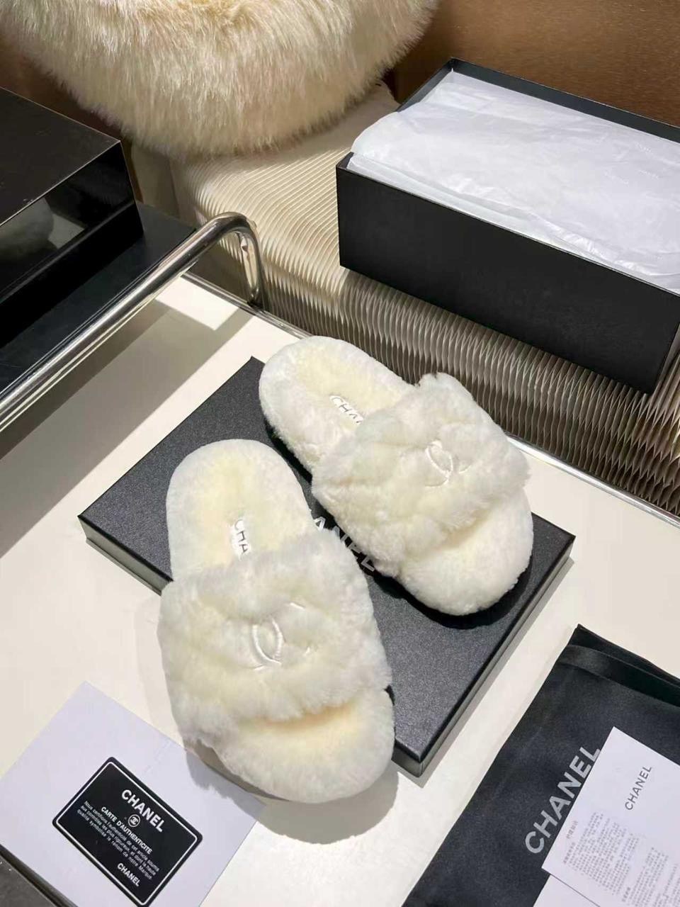 меховые тапочки,тапочки chanel,тапочки модные,домашние тапочки женские,модные тапки с мехом женские