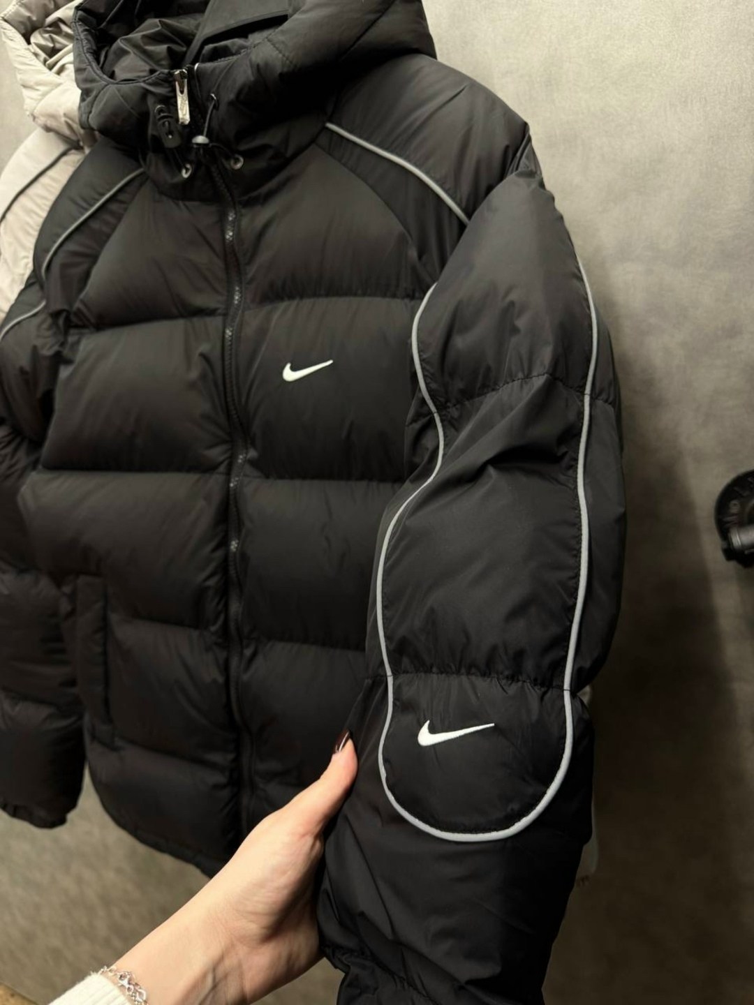 мужские пуховики nike,куртка зимняя nike,куртка мужская зимняя nike,стильные пуховики,куртка мужская nike